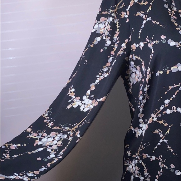 DR2 dressy Blouse Size Large 💗 - Picture 3 of 7